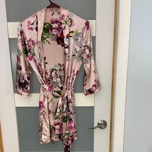 SHEIN Light Pink Floral Satin Belted Kimono Robe